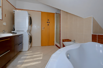 Prodej domu 243 m², Kly