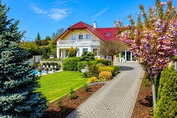 Prodej domu 243 m², Kly