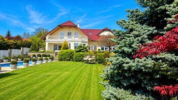 Prodej domu 243 m², Kly