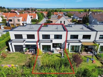 Pronájem domu 146 m², Praha 8 - Březiněves
