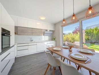 Pronájem domu 146 m², Praha 8 - Březiněves