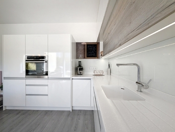 Pronájem domu 146 m², Praha 8 - Březiněves