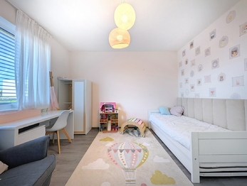 Pronájem domu 146 m², Praha 8 - Březiněves