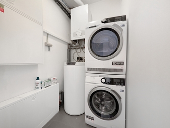 Pronájem domu 146 m², Praha 8 - Březiněves