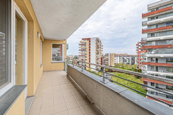Balkon. - Prodej bytu 2+kk v osobním vlastnictví 47 m², Praha 9 - Letňany