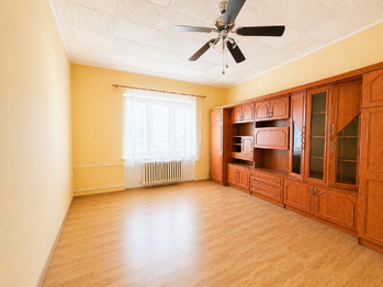 první patro - pokoj 2 - Prodej domu 180 m², Trmice