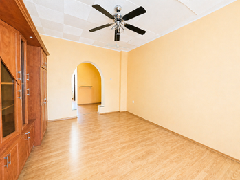 první patro pokoj 2 - Prodej domu 180 m², Trmice