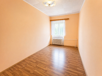 první patro - 3 pokoj - Prodej domu 180 m², Trmice