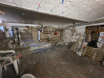 sklep - vytápění - Prodej domu 180 m², Trmice