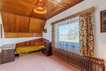 Pokoj v 2NP - Prodej chaty / chalupy 78 m², Klučenice