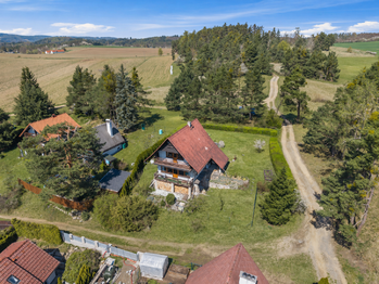 Pohled z výšky - Prodej chaty / chalupy 78 m², Klučenice 