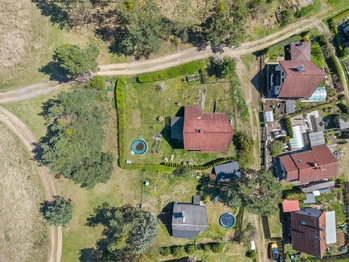 Pohled z výšky - Prodej chaty / chalupy 78 m², Klučenice