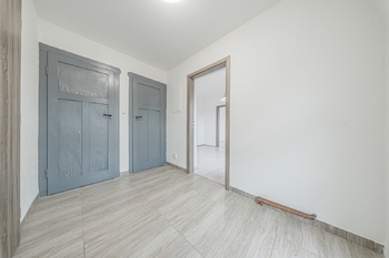 chodba - Prodej domu 73 m², Pchery