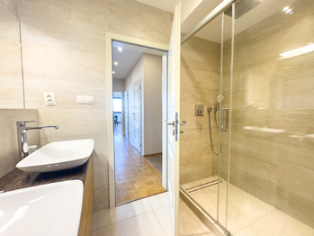 Prodej bytu 3+kk v osobním vlastnictví 86 m², Praha 9 - Hrdlořezy