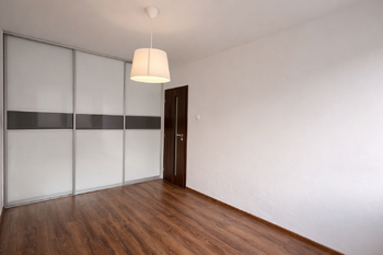 Pokoj 2 - Pronájem bytu 3+1 v osobním vlastnictví 73 m², Praha 8 - Kobylisy