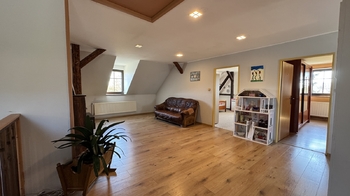 Společenská místnost - Prodej chaty / chalupy 368 m², Benešov u Semil