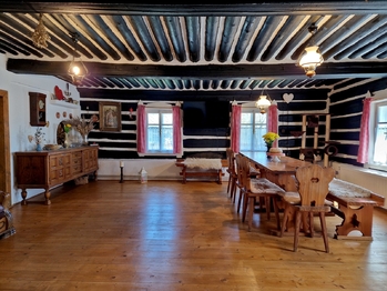 Společenská místnost - Prodej chaty / chalupy 368 m², Benešov u Semil