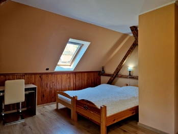 Pokoj - Prodej chaty / chalupy 368 m², Benešov u Semil