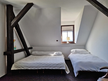 Pokoj - Prodej chaty / chalupy 368 m², Benešov u Semil