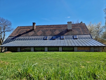 Dům se zahradou - Prodej ubytovacího zařízení 368 m², Benešov u Semil