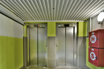 osobní, nákladní výtah - Pronájem bytu 2+kk v osobním vlastnictví 47 m², Hradec Králové