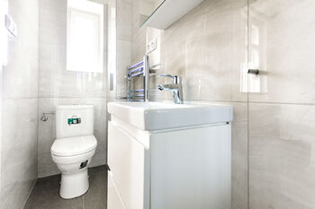 Pronájem bytu 1+kk v osobním vlastnictví 18 m², Praha 4 - Nusle