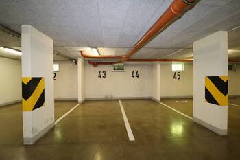 Pronájem garážového stání 13 m², Praha 10 - Strašnice