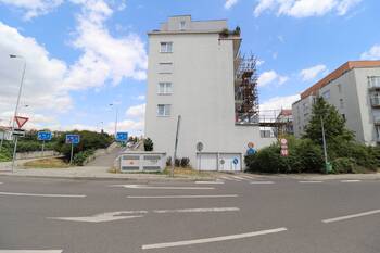 Pronájem garážového stání 13 m², Praha 10 - Strašnice