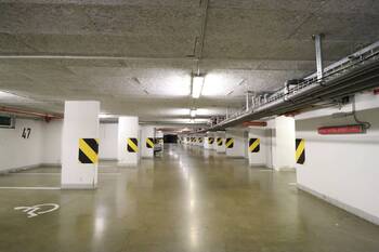 Pronájem garážového stání 13 m², Praha 10 - Strašnice