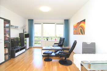 Obývací pokoj - Prodej bytu 2+kk v osobním vlastnictví 51 m², Praha 5 - Hlubočepy