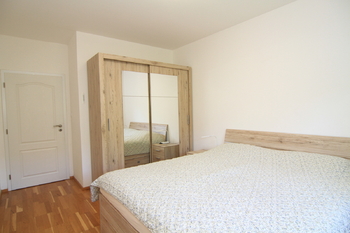 Ložnice - Prodej bytu 2+kk v osobním vlastnictví 51 m², Praha 5 - Hlubočepy