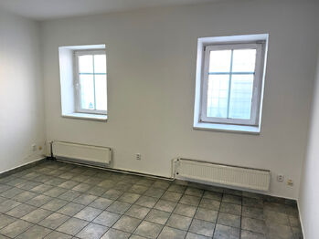Pronájem kancelářských prostor 250 m², Třebíč