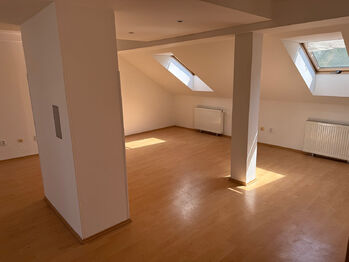 Pronájem kancelářských prostor 250 m², Třebíč