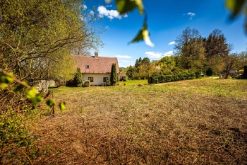 Prodej pozemku 810 m², Benešov nad Černou