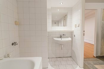 Koupelna - Pronájem bytu 2+kk v osobním vlastnictví 32 m², Praha 2 - Nové Město