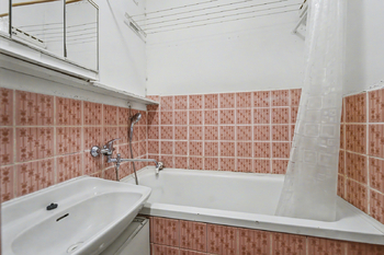 Prodej bytu 3+1 v osobním vlastnictví 74 m², Praha 6 - Břevnov
