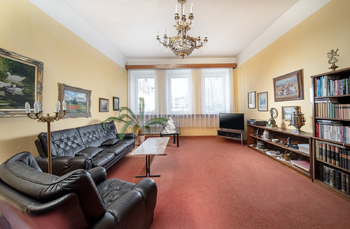 obývací pokoj v 1. patře - Prodej nájemního domu 193 m², Hořovice