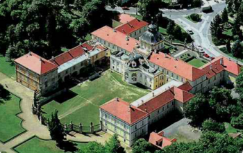 Hořovický zámek - Prodej nájemního (činžovního) domu 193 m², Hořovice