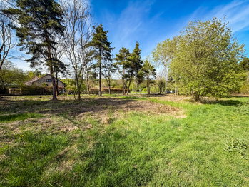 Prodej pozemku 1101 m², Drahlín