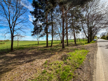 Prodej pozemku 1101 m², Drahlín