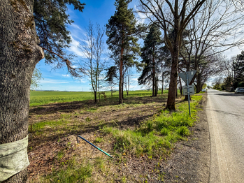 Prodej pozemku 1101 m², Drahlín