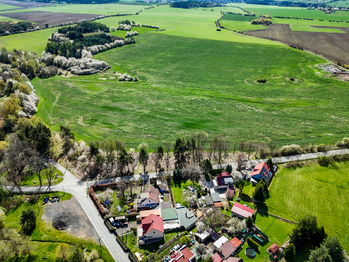 Prodej pozemku 1101 m², Drahlín
