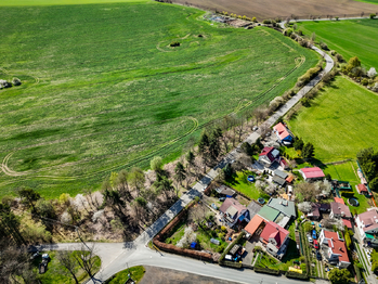 Prodej pozemku 1101 m², Drahlín