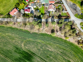 Prodej pozemku 1101 m², Drahlín