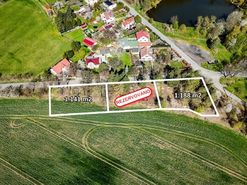 Prodej pozemku 1141 m², Drahlín
