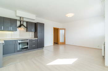Pronájem bytu 1+kk v osobním vlastnictví 37 m², Praha 9 - Letňany