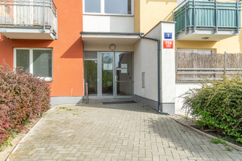 Pronájem bytu 1+kk v osobním vlastnictví 37 m², Praha 9 - Letňany