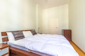 ložnice - Prodej bytu 3+kk v osobním vlastnictví 92 m², Praha 1 - Nové Město