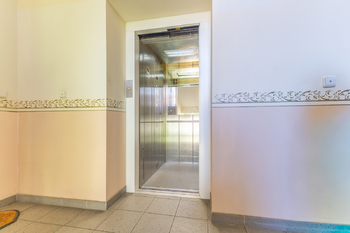 výtah - Prodej bytu 3+kk v osobním vlastnictví 92 m², Praha 1 - Nové Město