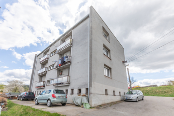 Prodej nájemního domu 472 m², Besednice